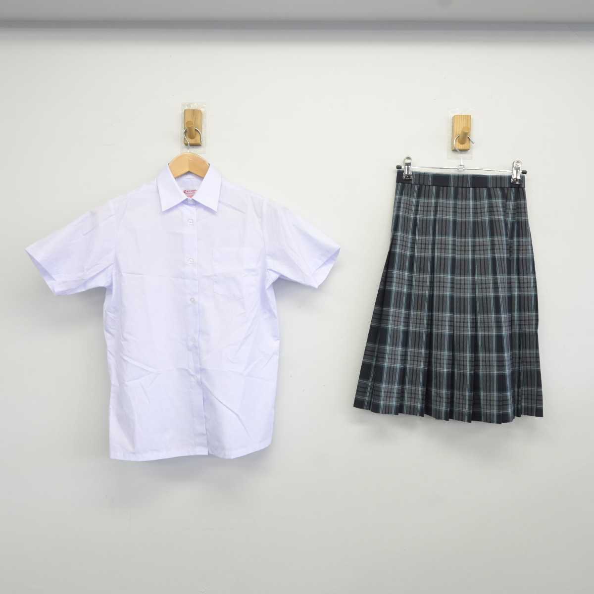 【中古】東京都 三鷹市立第二中学校 女子制服 2点 (シャツ・スカート) sf040164