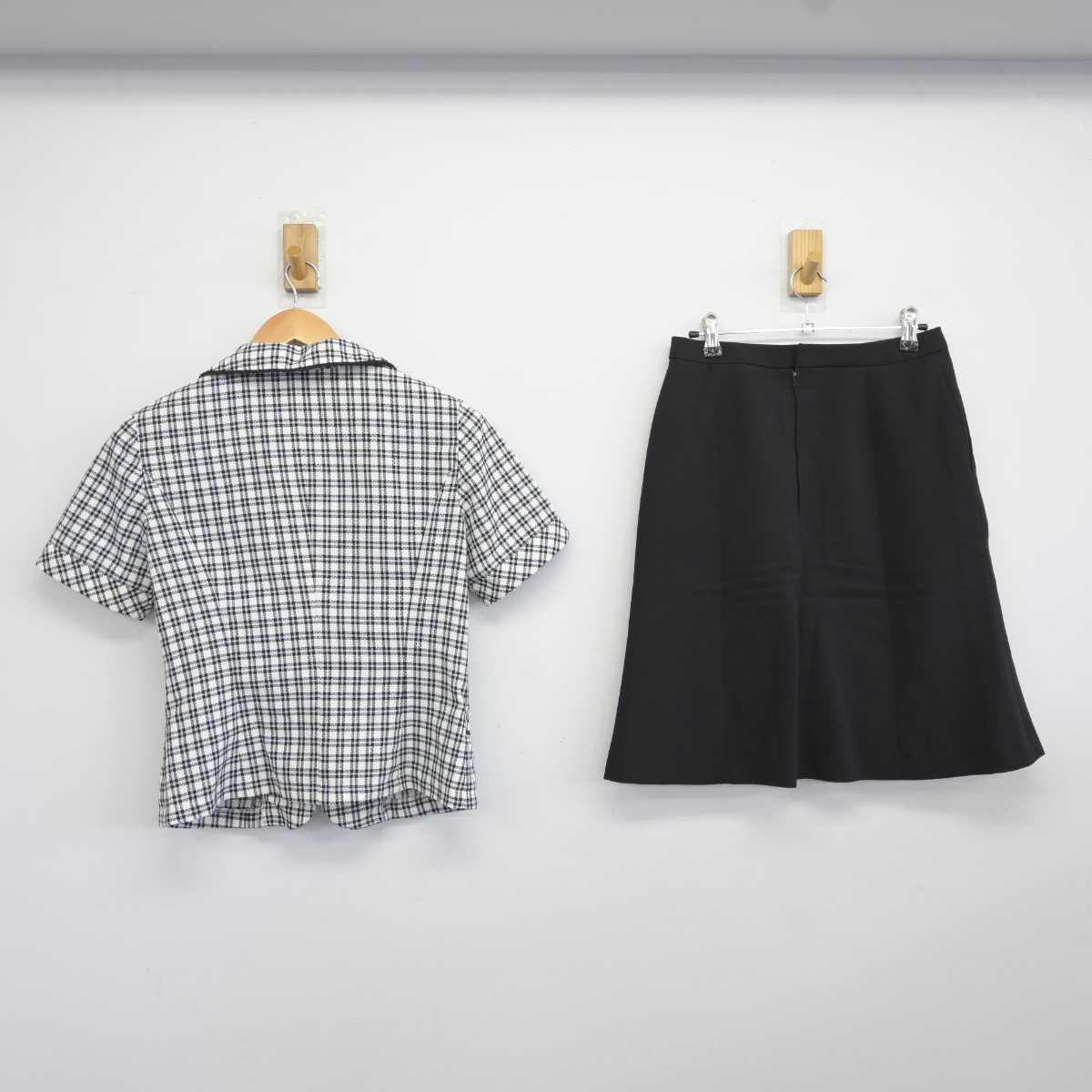 【中古】 事務服 女子制服 2点 (シャツ・スカート) sf040191