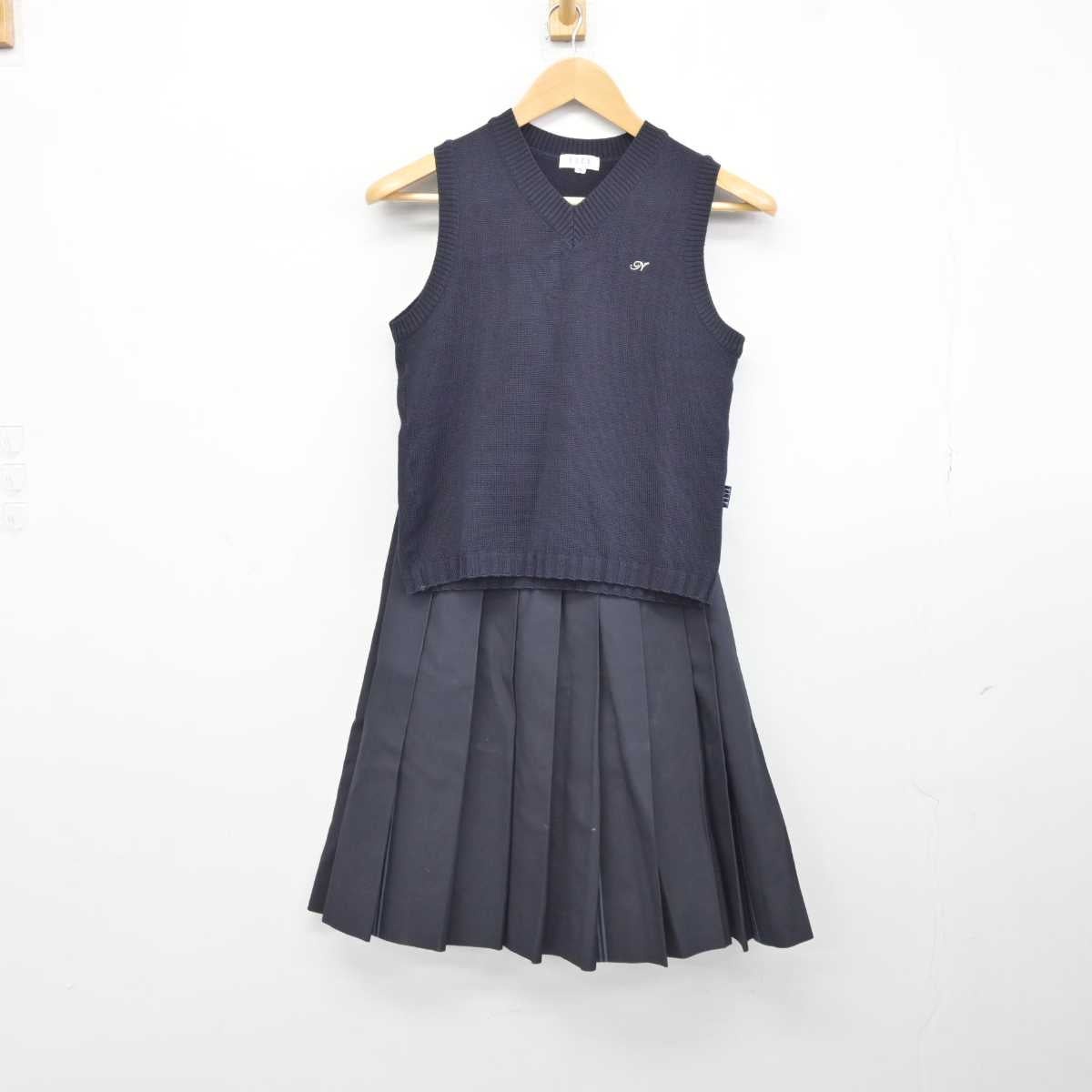 【中古】福岡県 中村学園女子高等学校 女子制服 2点 (ニットベスト・スカート) sf040290