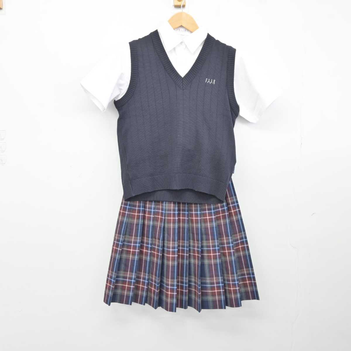 【中古】東京都 共立女子第二中学校 女子制服 3点 (シャツ・ニットベスト・スカート) sf040323