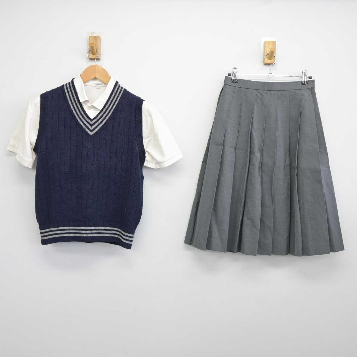 【中古】大阪府 旭東中学校 女子制服 3点 (シャツ・ニットベスト・スカート) sf040543