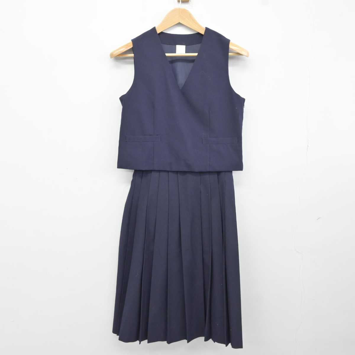 【中古】埼玉県 玉ノ岡中学校 女子制服 3点 (ベスト・スカート) sf040682