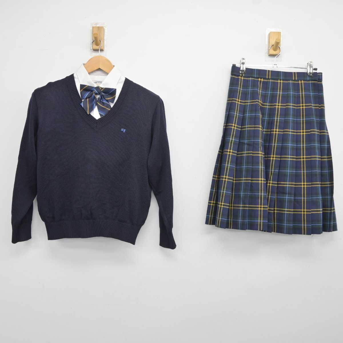 【中古】千葉県 日本体育大学柏高等学校 女子制服 4点 (シャツ・ニット・スカート) sf040804