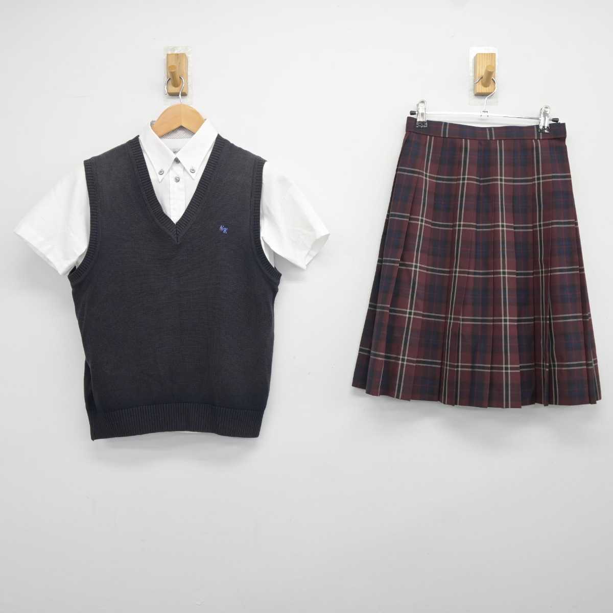 【中古】千葉県 日本体育大学柏高等学校 女子制服 3点 (シャツ・ニットベスト・スカート) sf040805