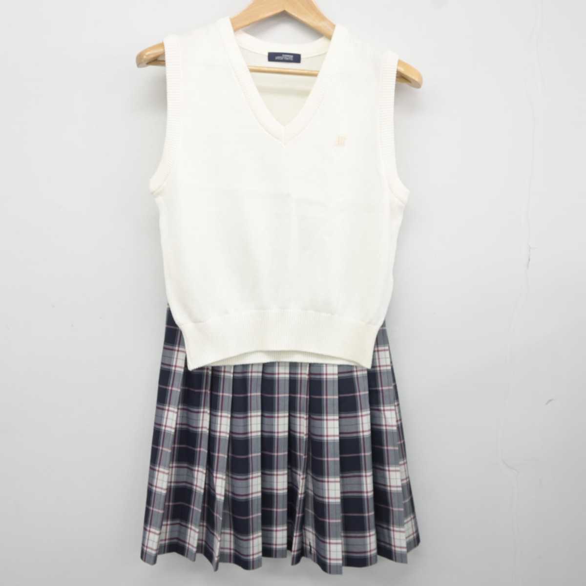 【中古】福岡県 福岡大学附属若葉高等学校 女子制服 2点 (ニットベスト・スカート) sf040829