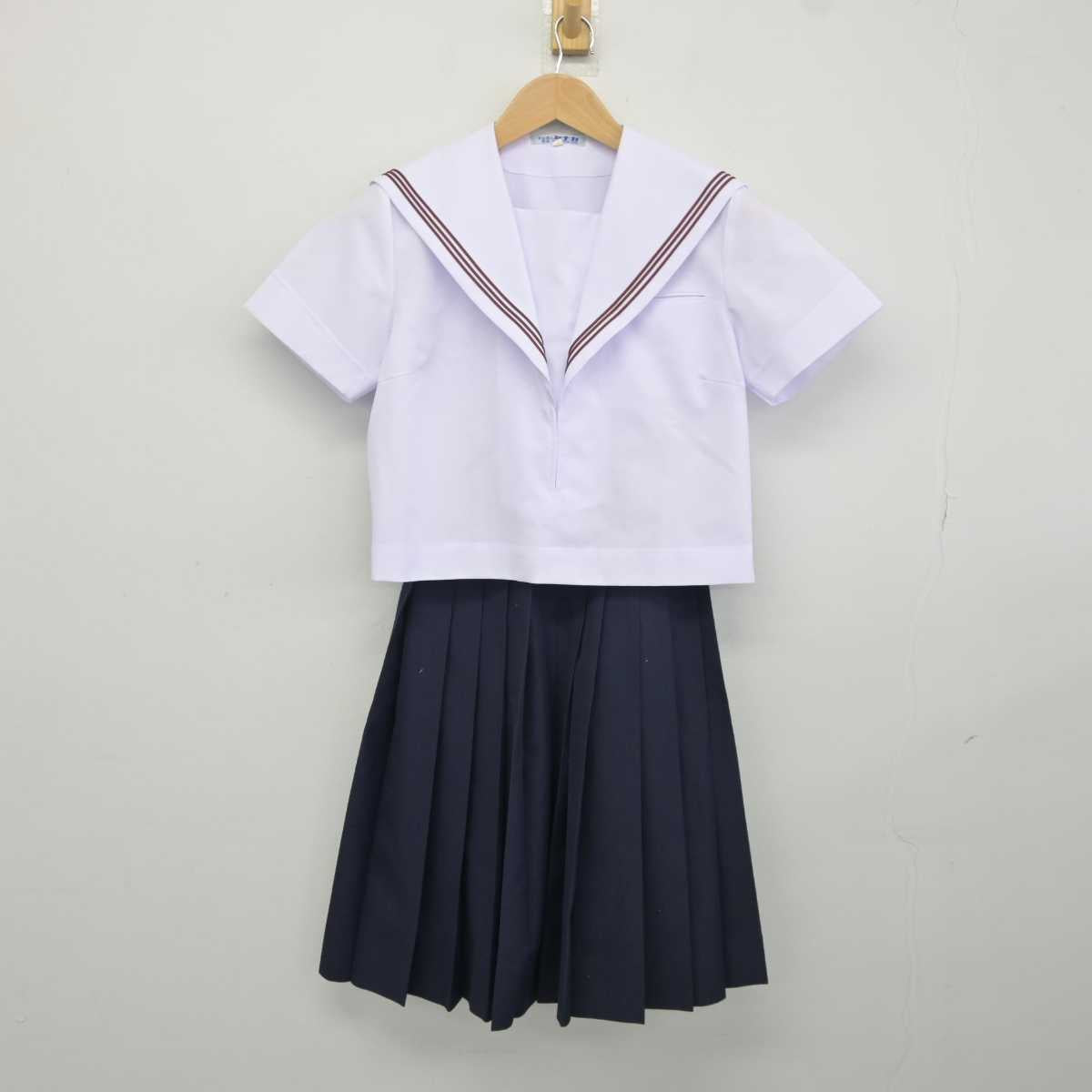 【中古】福岡県 直方第一中学校 女子制服 2点 (セーラー服・スカート) sf041079