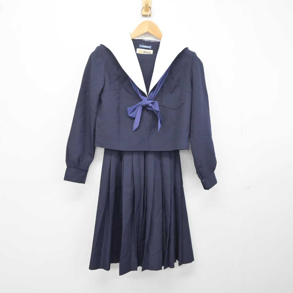 【中古】愛知県 刈谷市朝日中学校 女子制服 3点 (セーラー服・スカート) sf041093