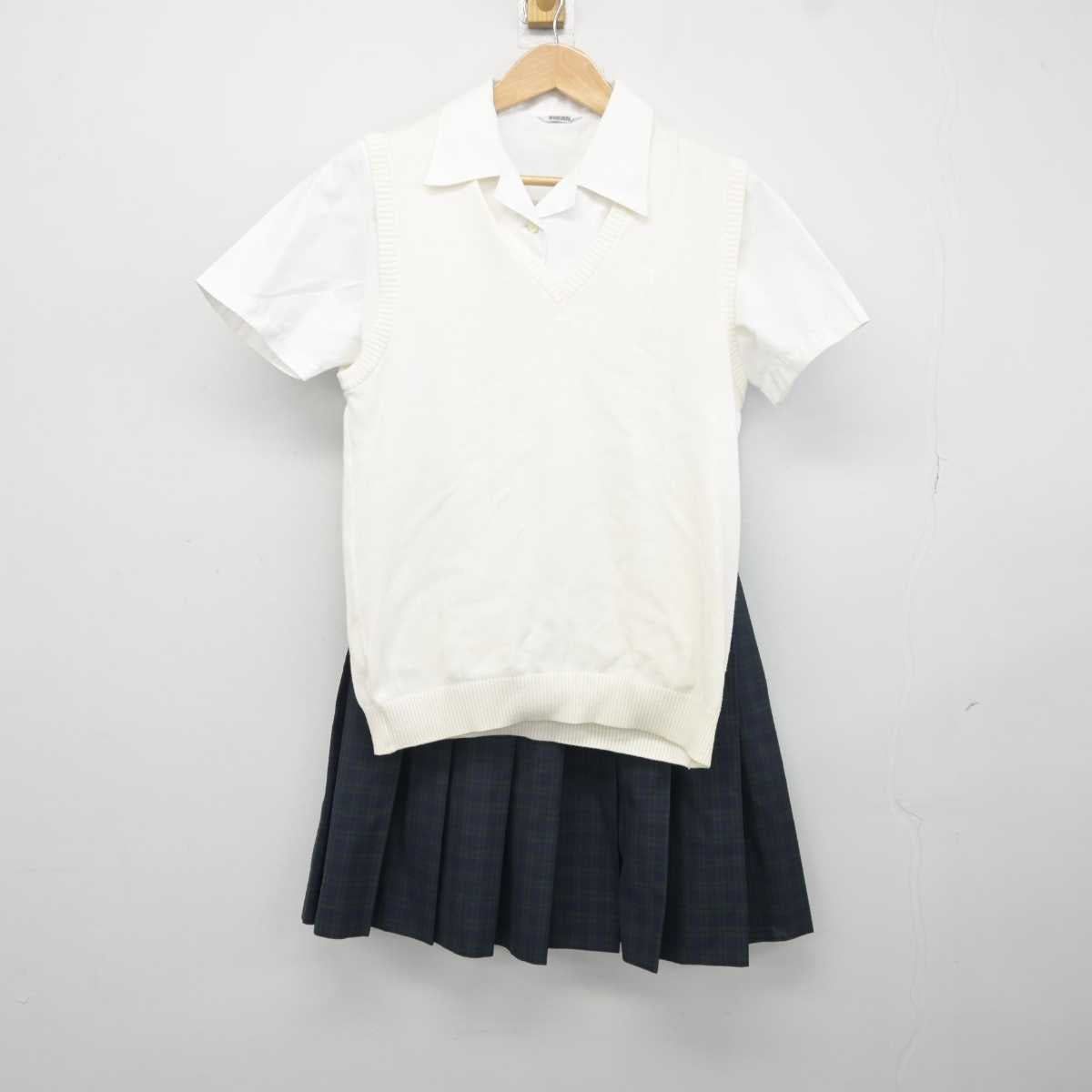 【中古】福岡県 第一薬科大学付属高等学校 女子制服 3点 (シャツ・ニットベスト・スカート) sf041139