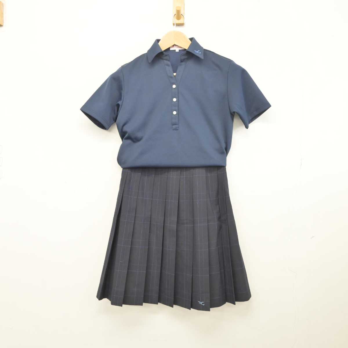 【中古】兵庫県 神戸学院大学附属高等学校 女子制服 4点 (セーラー服・シャツ・スカート) sf041250