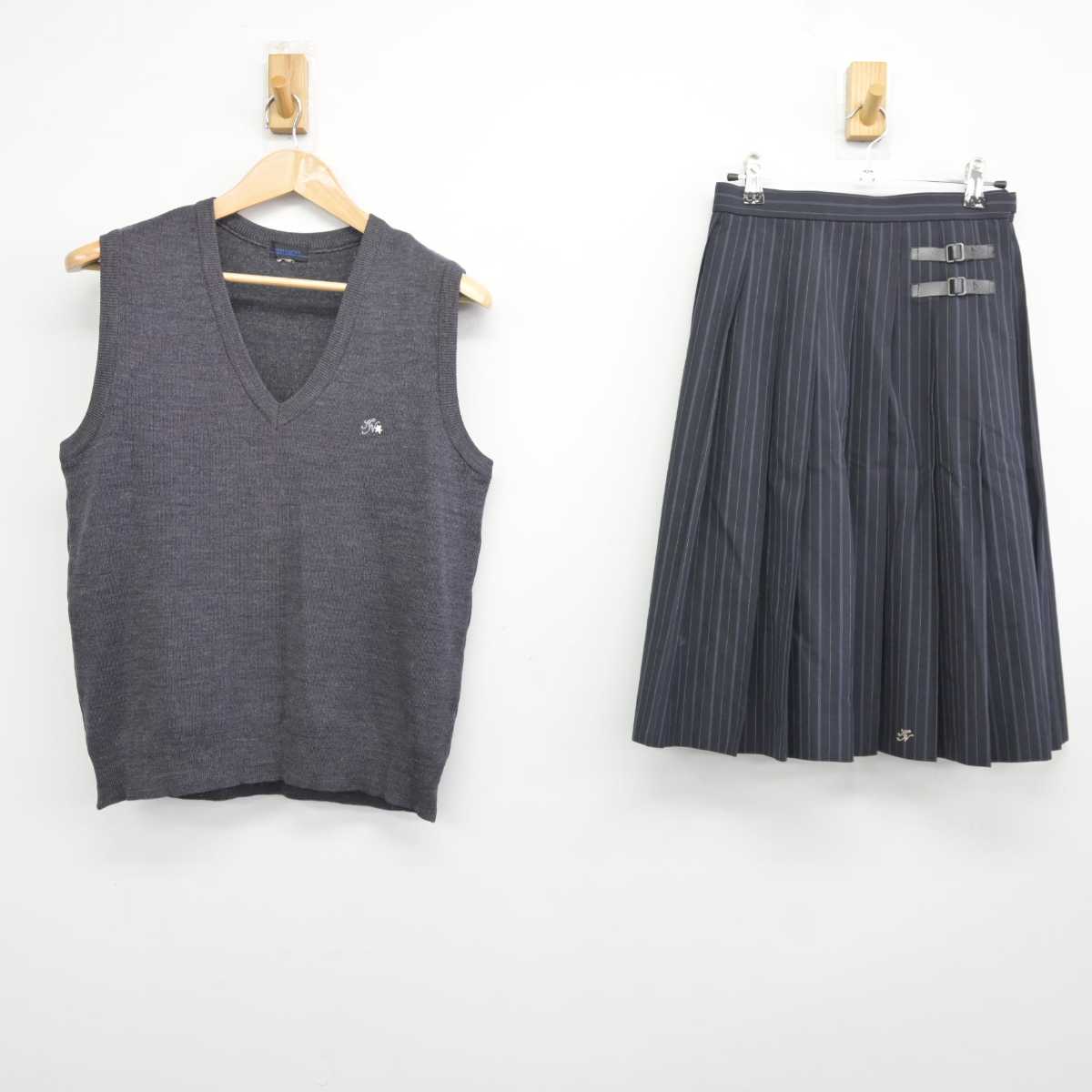 【中古】福岡県 南筑高等学校 女子制服 2点 (ニットベスト・スカート) sf041509