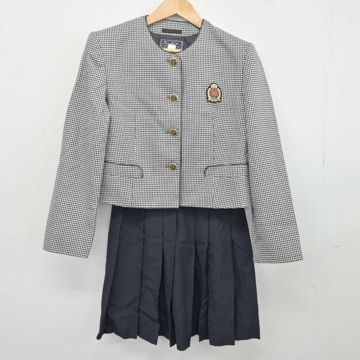 【中古】北海道 函館大妻高等学校 女子制服 2点 (ブレザー・スカート) sf041530