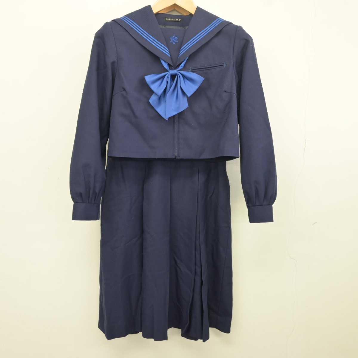 【中古】福岡県 香住丘高等学校 女子制服 3点 (セーラー服・ジャンパースカート) sf041535