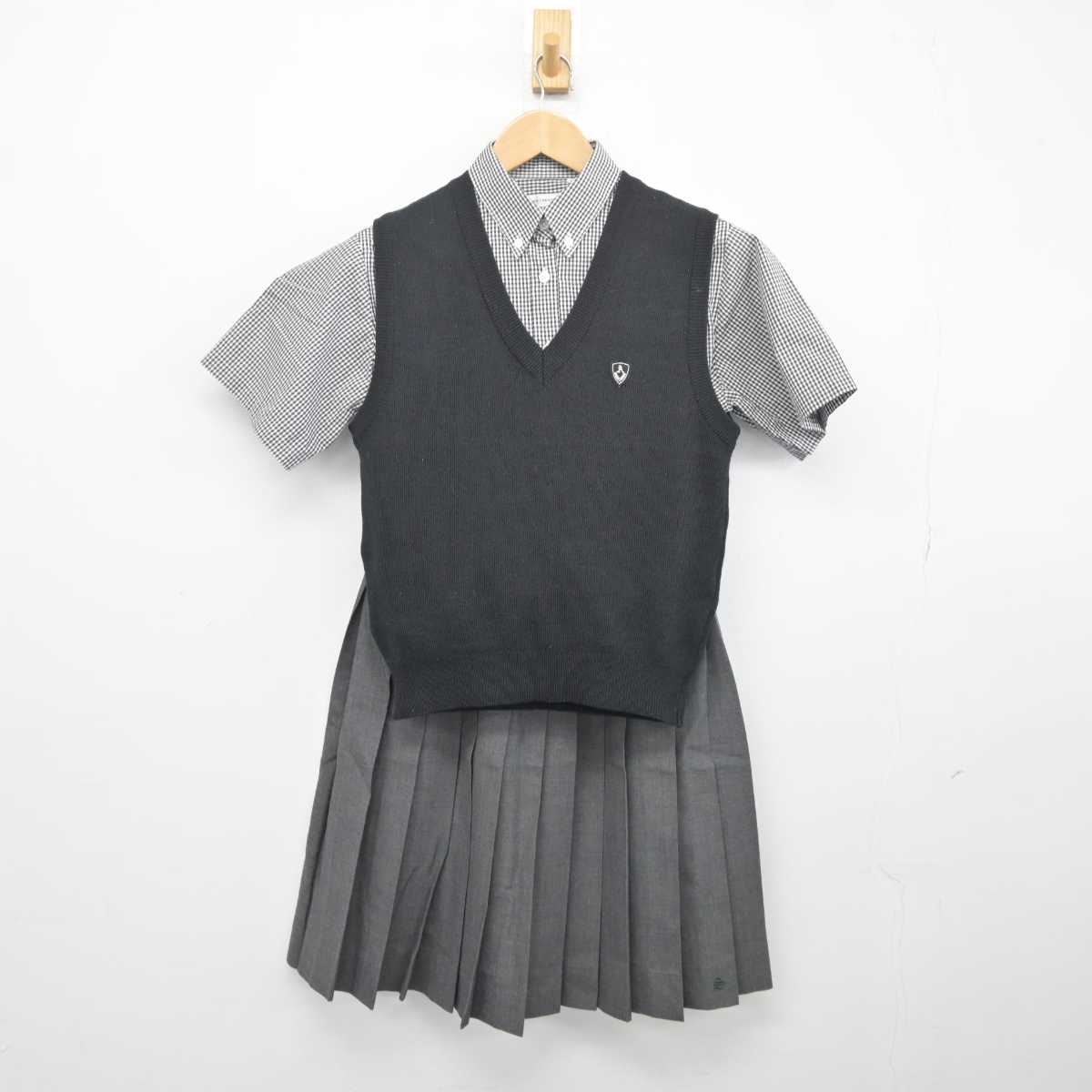 【中古】宮城県 泉松陵高等学校 女子制服 3点 (ニットベスト・シャツ・スカート) sf041604