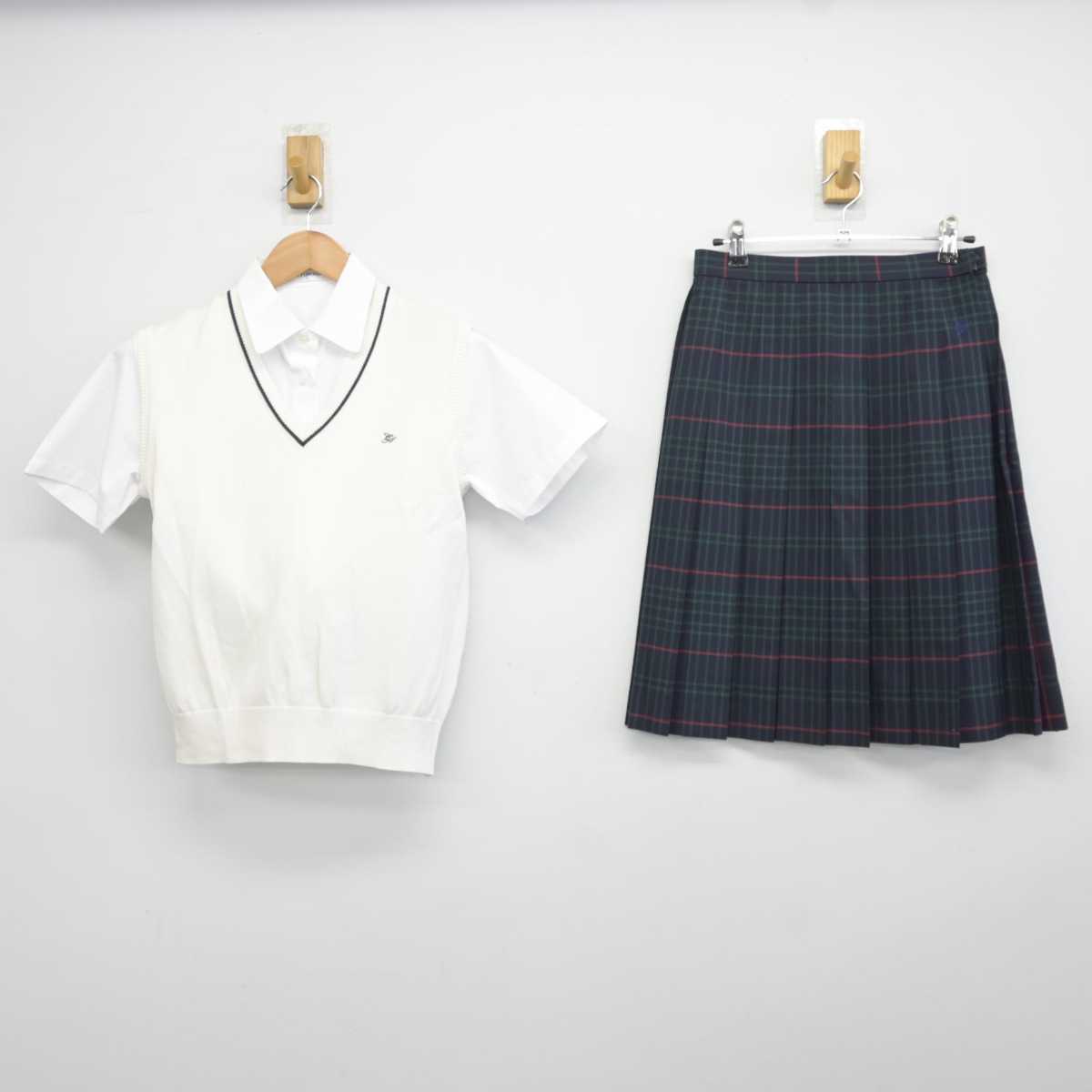 【中古】千葉県 千葉日本大学第一高等学校 女子制服 3点 (ニットベスト・シャツ・スカート) sf041660