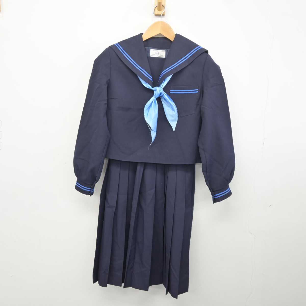 【中古】岡山県 柵原中学校 女子制服 4点 (セーラー服・ベスト・スカート) sf041693