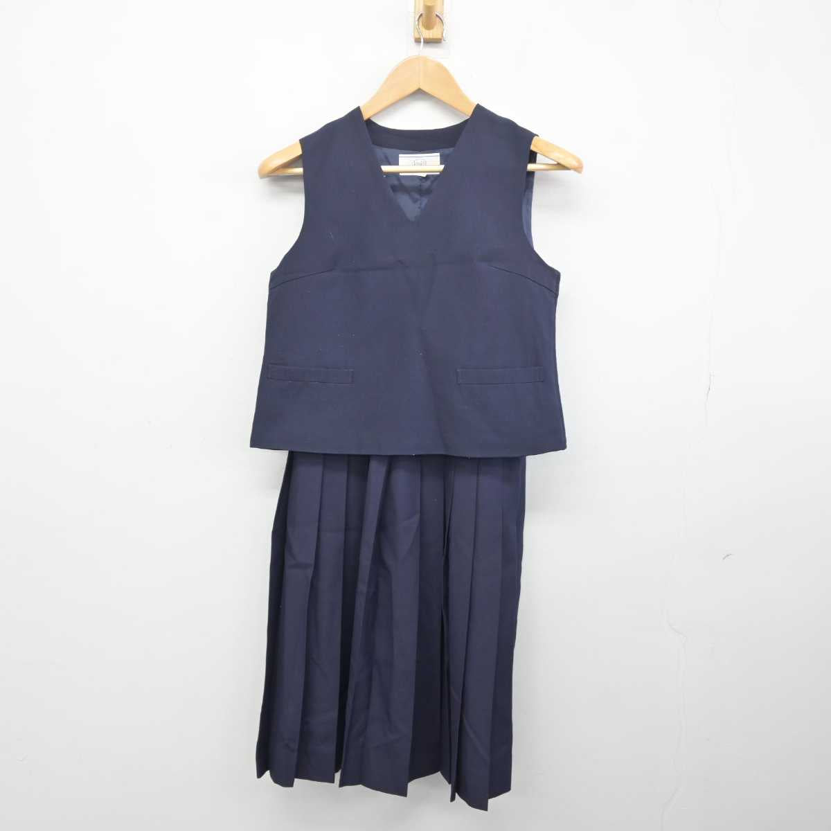 【中古】岡山県 柵原中学校 女子制服 4点 (セーラー服・ベスト・スカート) sf041693