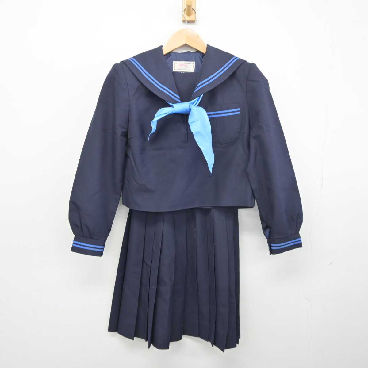 【中古】岡山県 柵原中学校 女子制服 3点 (セーラー服・スカート) sf041694