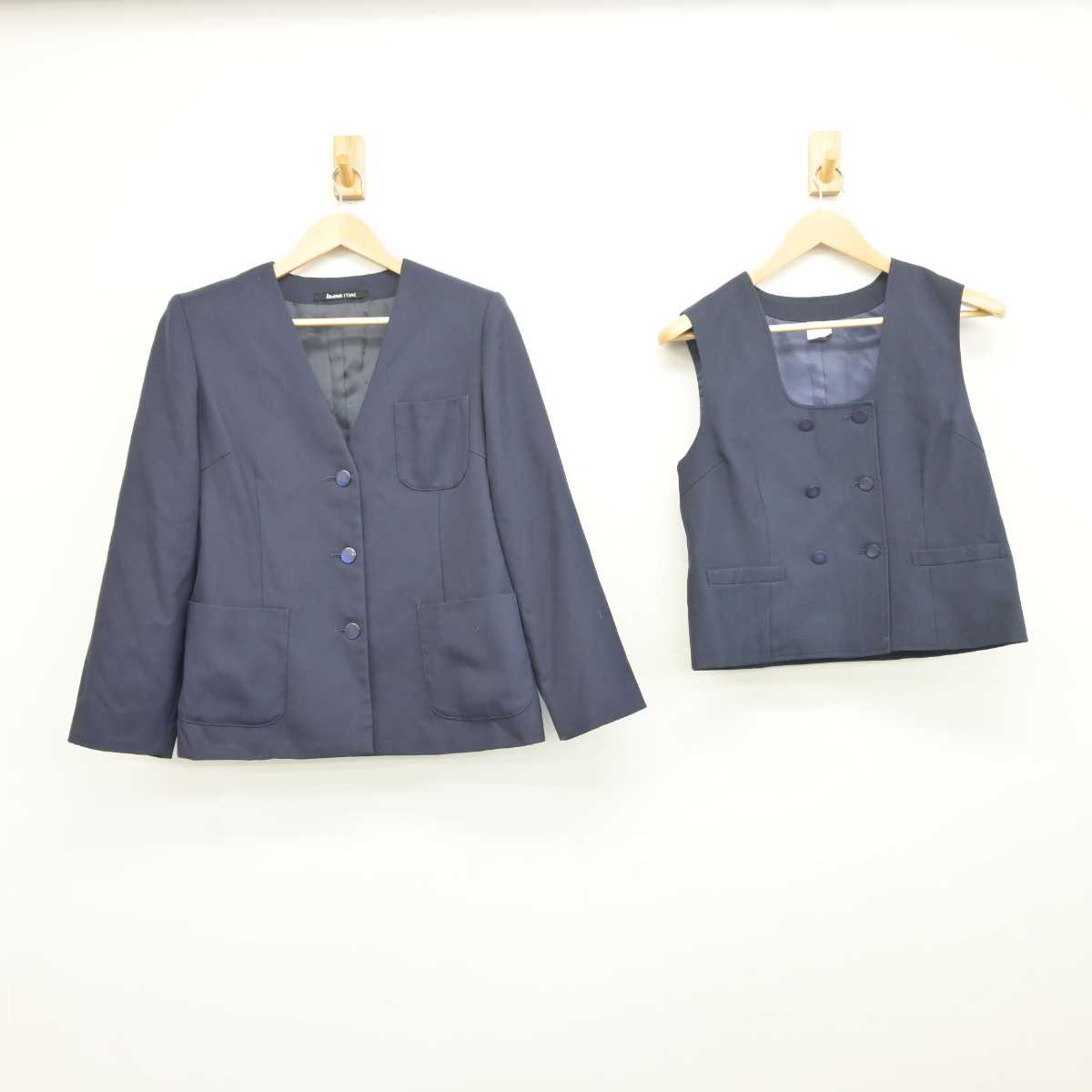 【中古】埼玉県 指扇中学校 女子制服 3点 (ブレザー・ベスト・スカート) sf041730