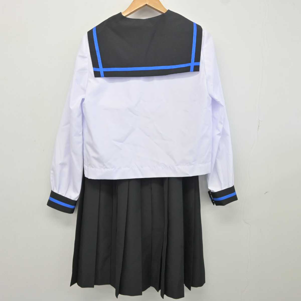 【中古】青森県 弘前市立第五中学校 女子制服 2点 (セーラー服・スカート) sf041810