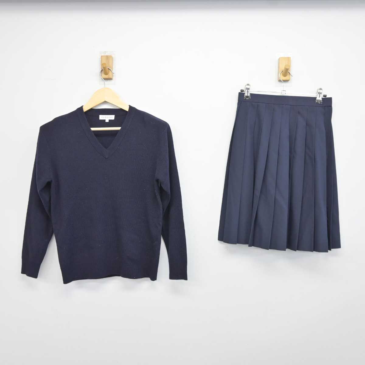 【中古】大阪府 貝塚市立第三中学校  女子制服 2点 (ニット・スカート) sf042038