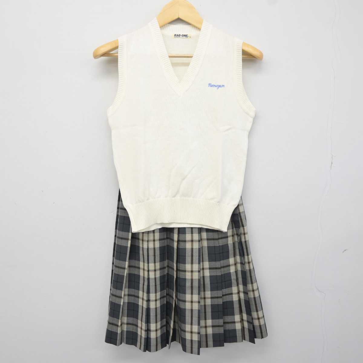 【中古】静岡県 沼津高等学校 女子制服 2点 (ニットベスト・スカート) sf042497