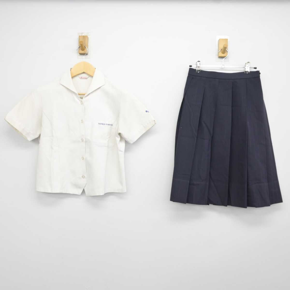 【中古】兵庫県 三田学園高等学校 女子制服 2点 (シャツ・スカート) sf042503