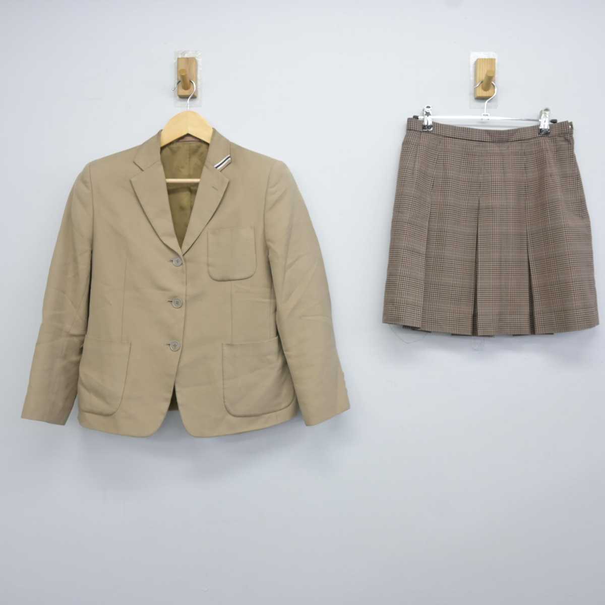 【中古】新潟県 上越総合技術高等学校 女子制服 2点 (ブレザー・スカート) sf042510