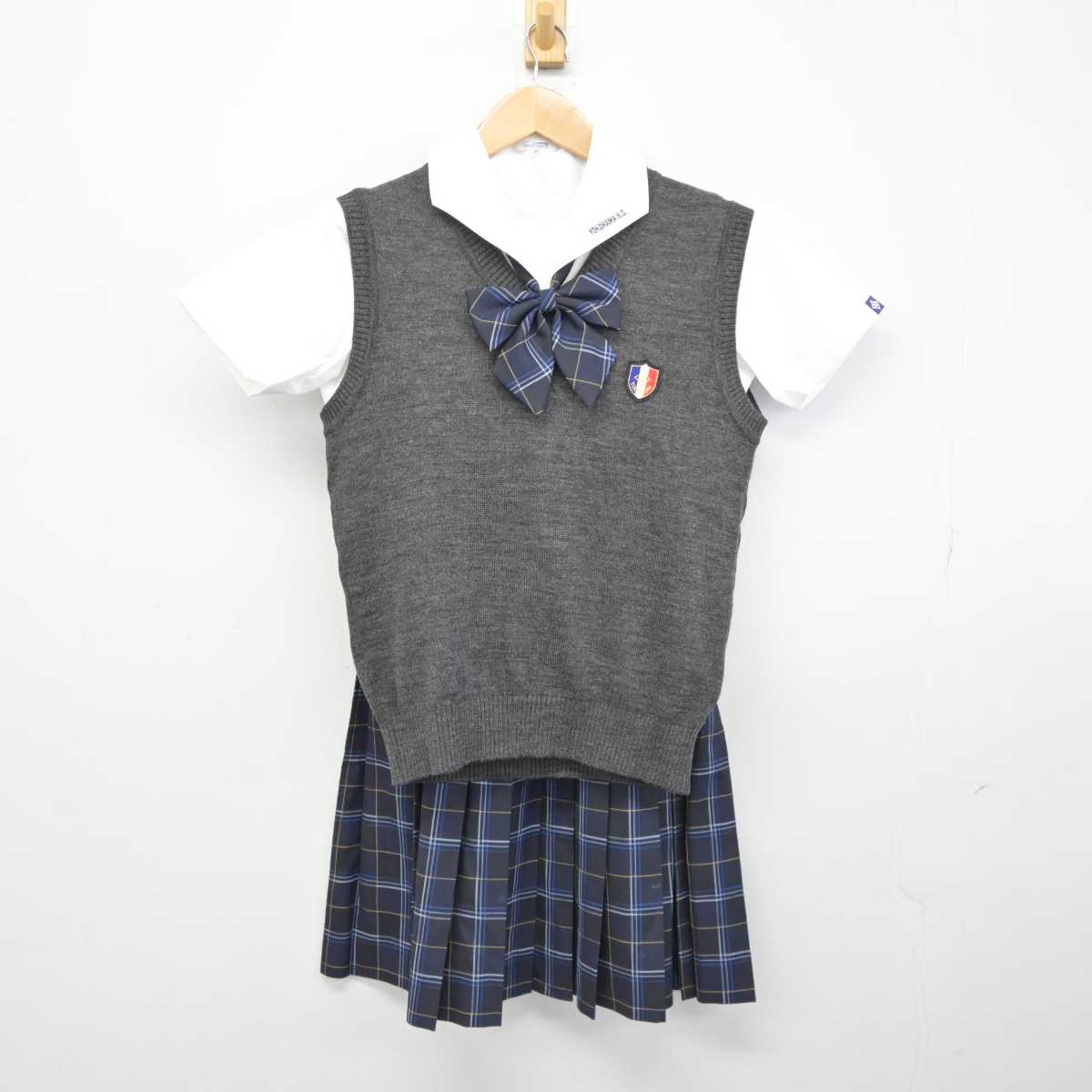 【中古】神奈川県 横浜高等学校 女子制服 4点 (ニットベスト・シャツ・スカート) sf042616