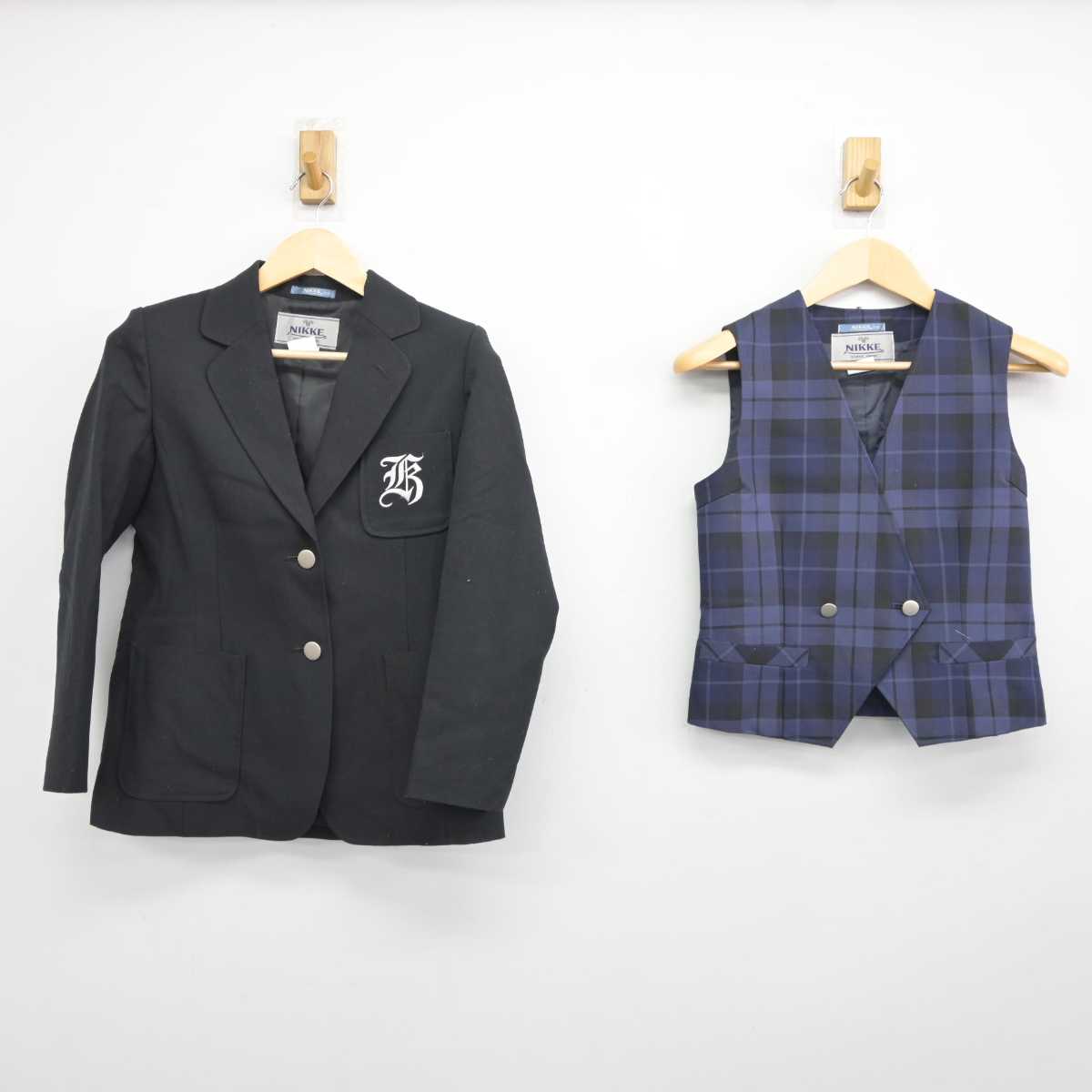 【中古】神奈川県 東永谷中学校 女子制服 4点 (ブレザー・ベスト・スカート) sf042659