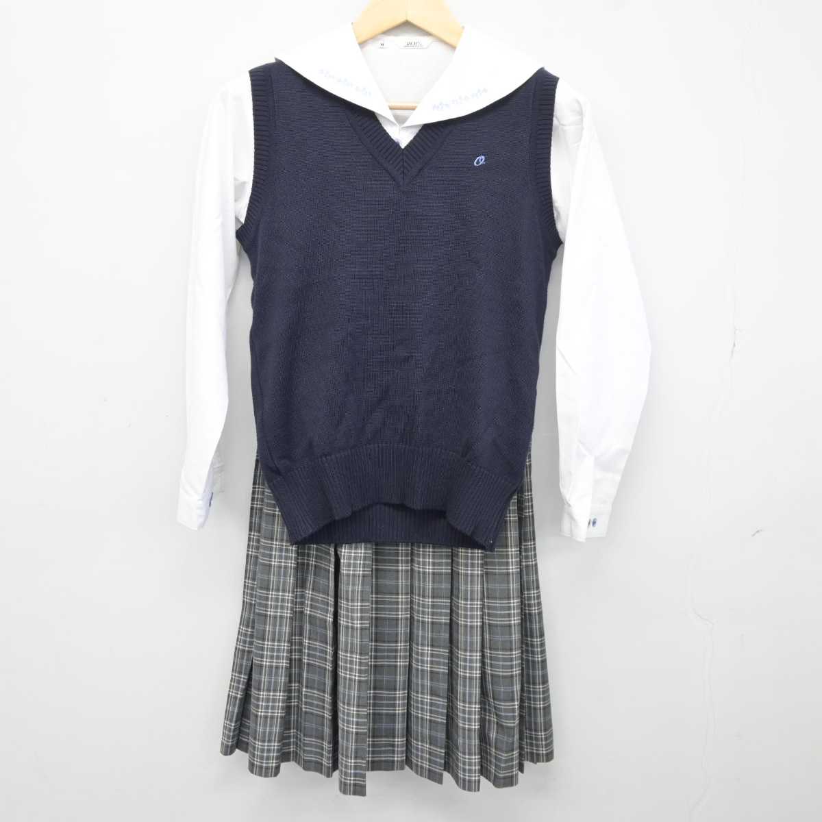 【中古】北海道 北海道大麻高等学校 女子制服 3点 (ニットベスト・シャツ・スカート) sf042674