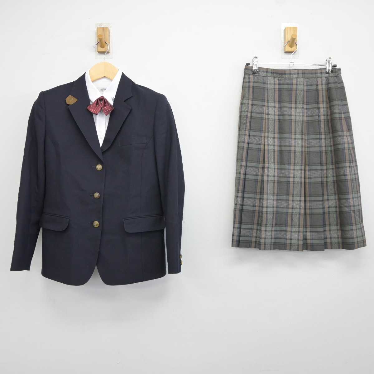 【中古】沖縄県 浦添商業高等学校 女子制服 4点 (ブレザー・シャツ・スカート) sf042759