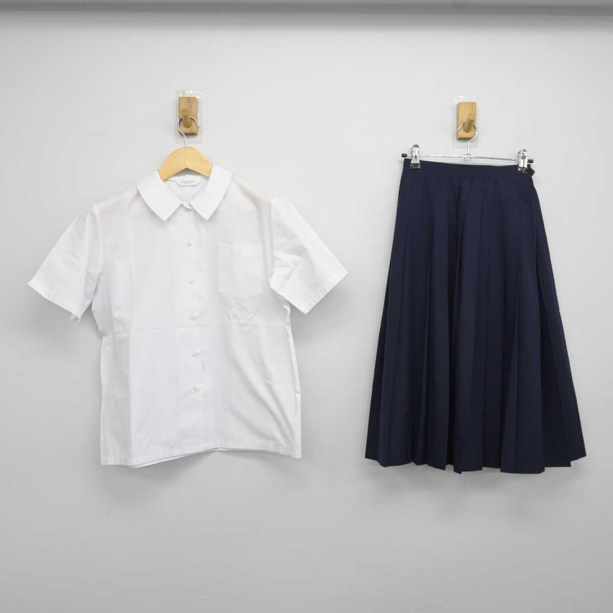 【中古】埼玉県 越谷市立光陽中学校 女子制服 2点 (シャツ・スカート) sf042772