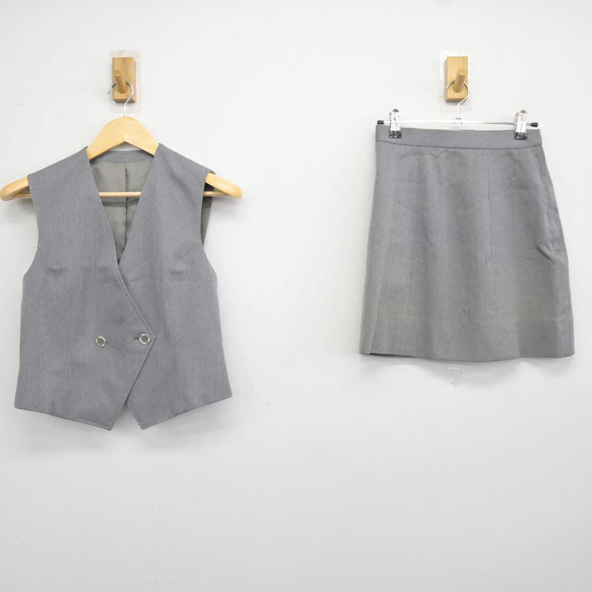 【中古】東京都 慶應義塾女子高等学校 女子制服 2点 (ベスト・スカート) sf043071