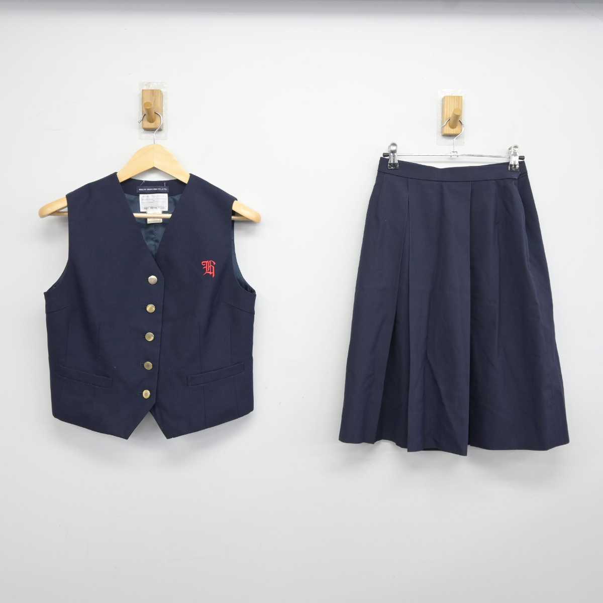 【中古】兵庫県 宝梅中学校 女子制服 2点 (ベスト・スカート) sf043110