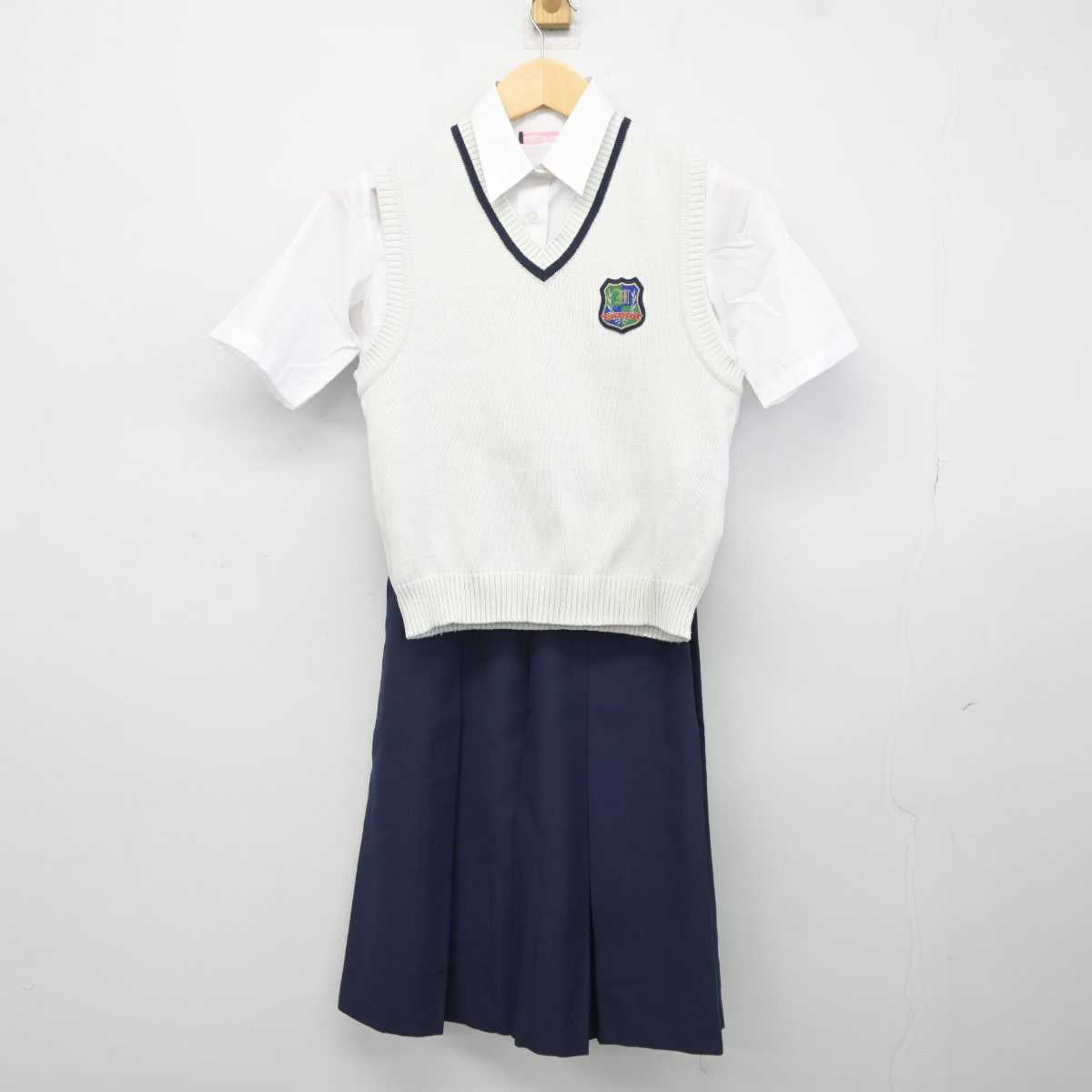 【中古】神奈川県 藤沢市立村岡中学校 女子制服 3点 (ニットベスト・シャツ・スカート) sf043265