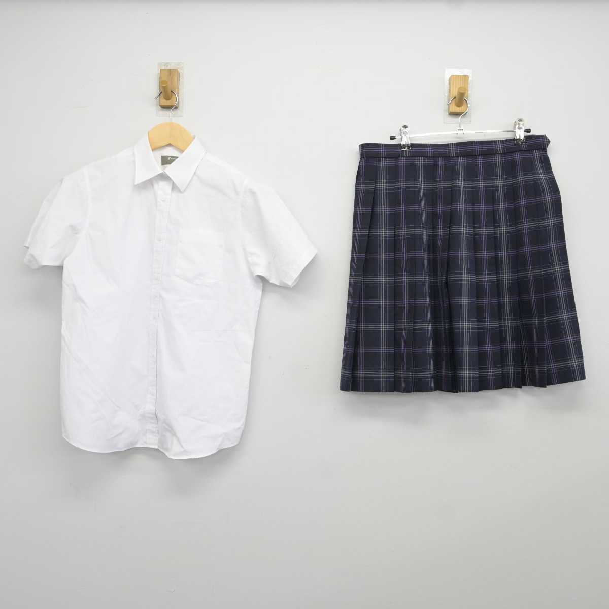 【中古】 学校法人三幸学園飛鳥未来高等学校 女子制服 2点 (シャツ・スカート) sf043267