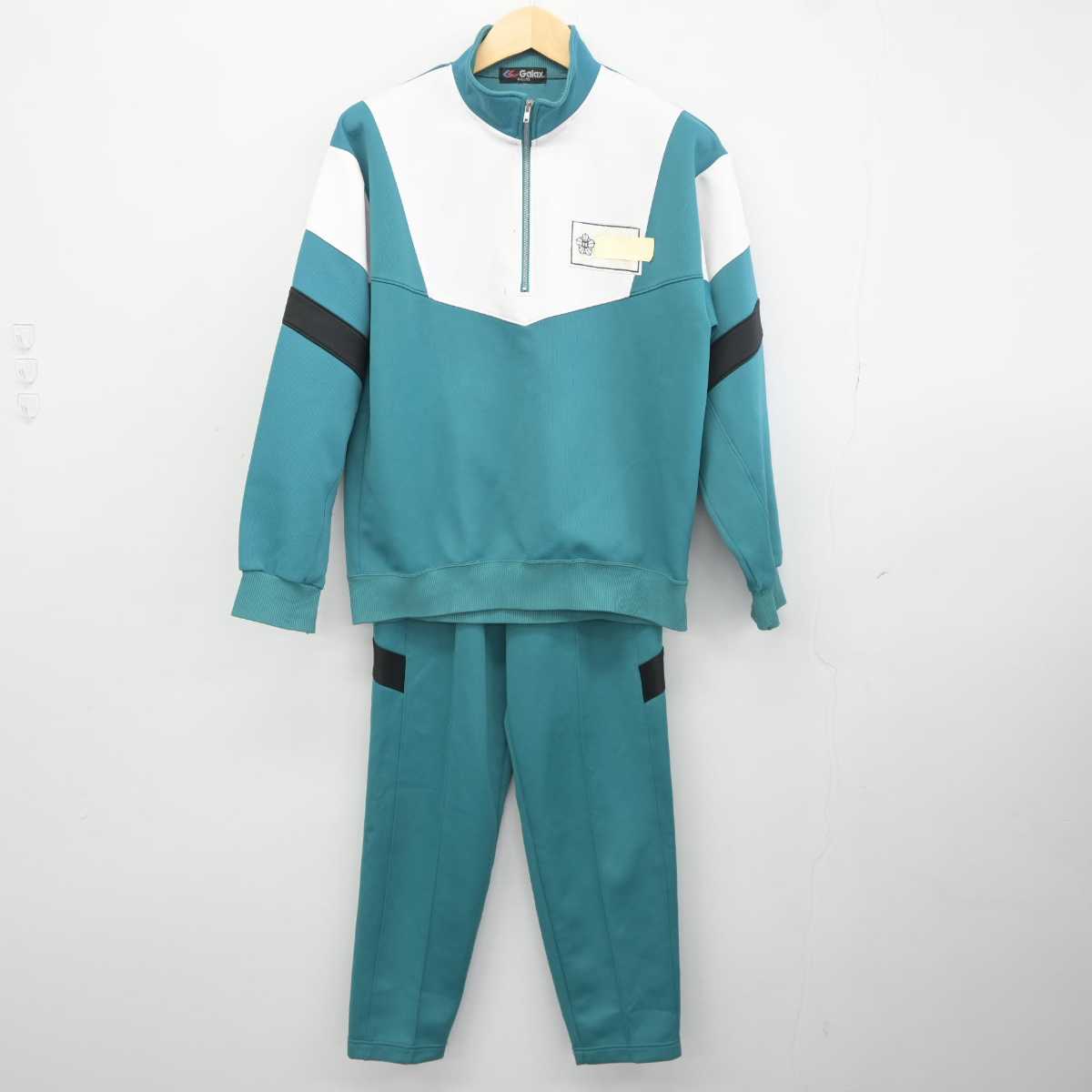 【中古】埼玉県 仲町中学校 女子制服 2点 (ジャージ 上・ジャージ 下) sf043452