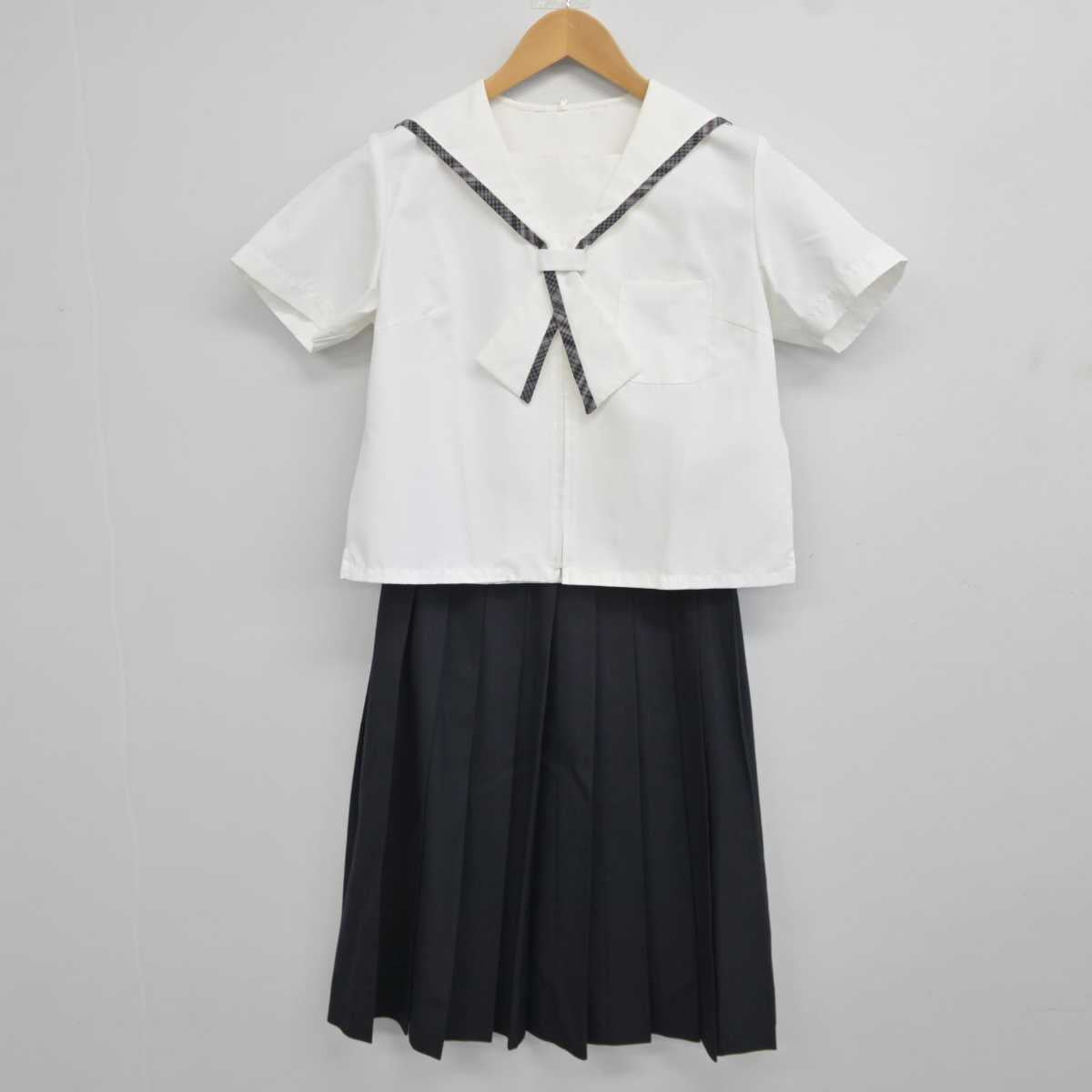 【中古】富山県 新湊中学校 女子制服 3点 (セーラー服・セーラー服・スカート) sf043535