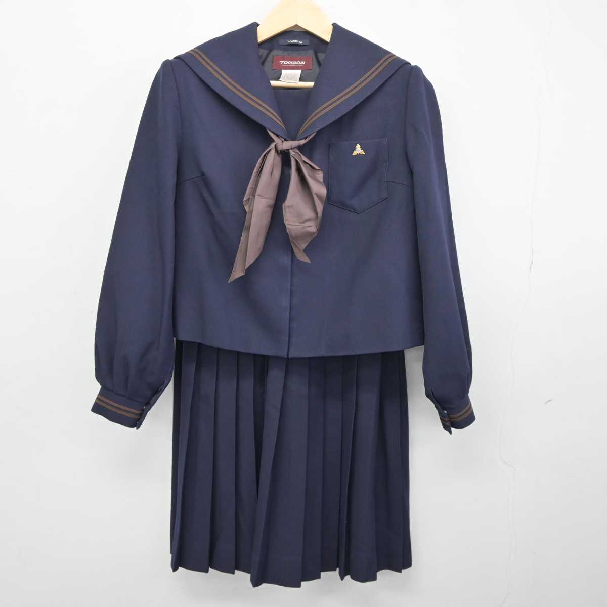 【中古】富山県 新湊高等学校 女子制服 4点 (セーラー服・スカート) sf043575