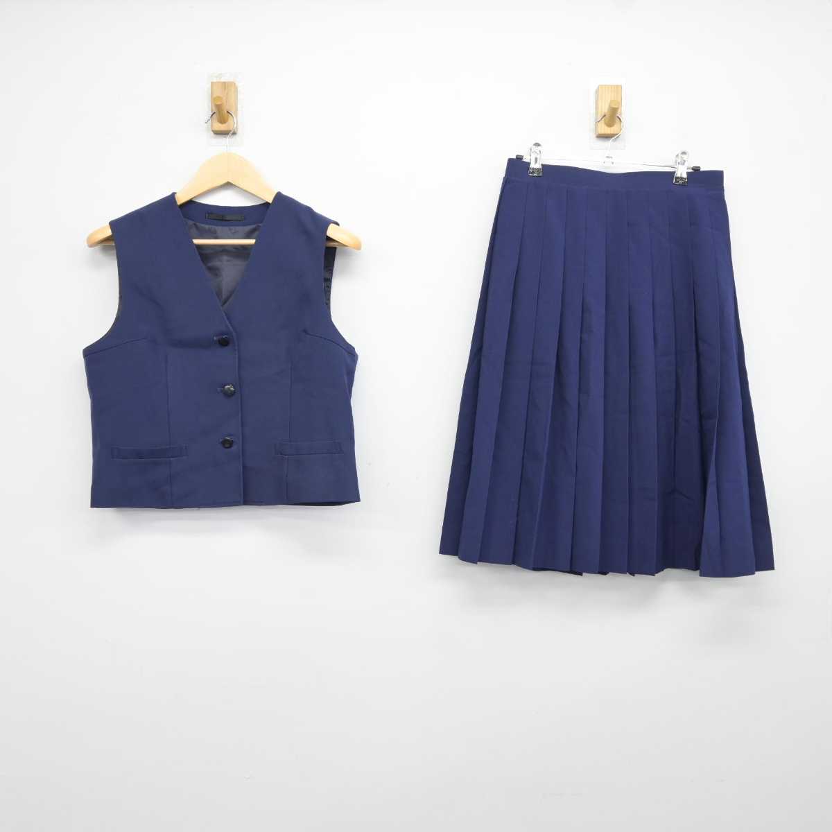 【中古】千葉県 八街北中学校 女子制服 2点 (ベスト・スカート) sf043620