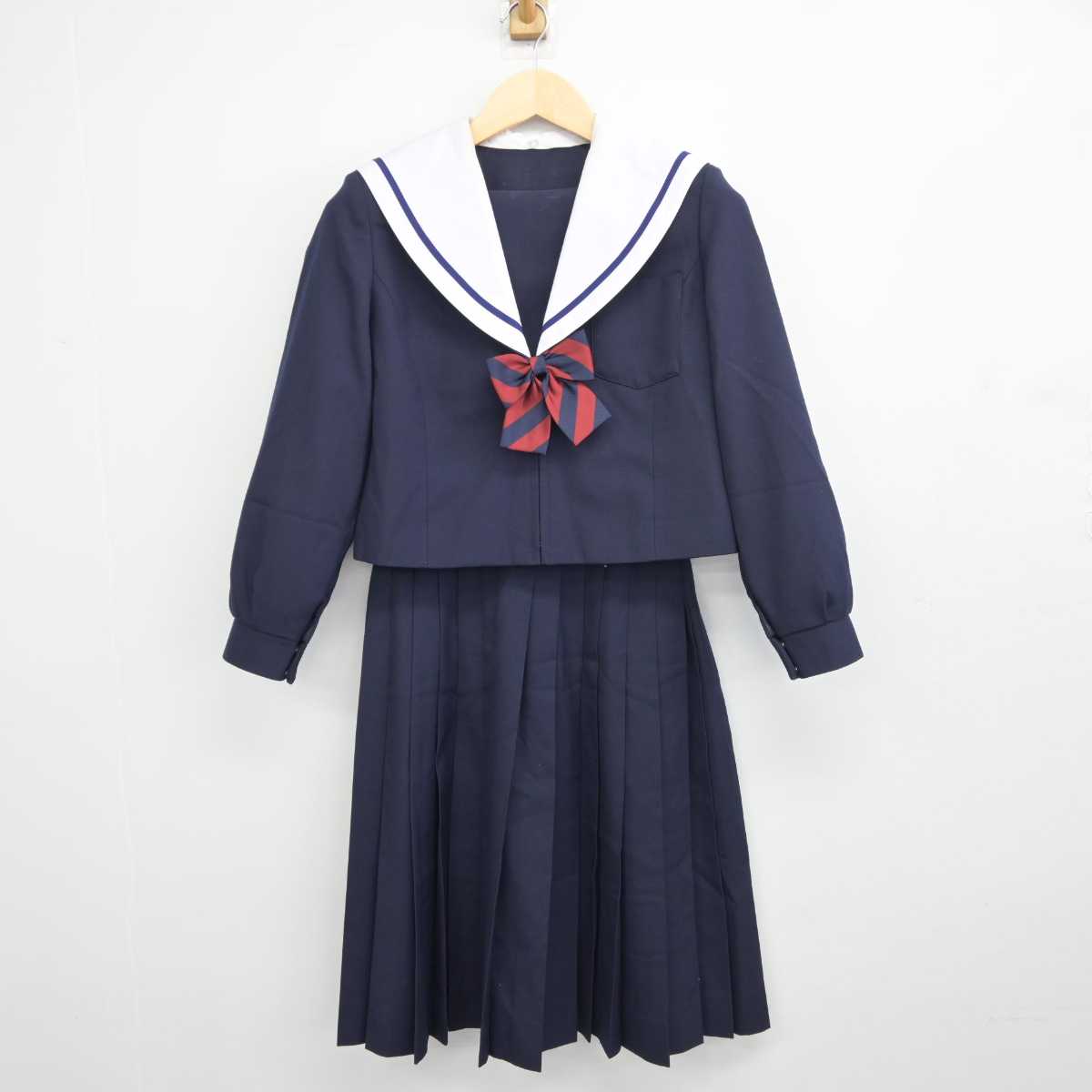 【中古】愛知県 東星中学校 女子制服 4点 (セーラー服・ニット・スカート) sf043690