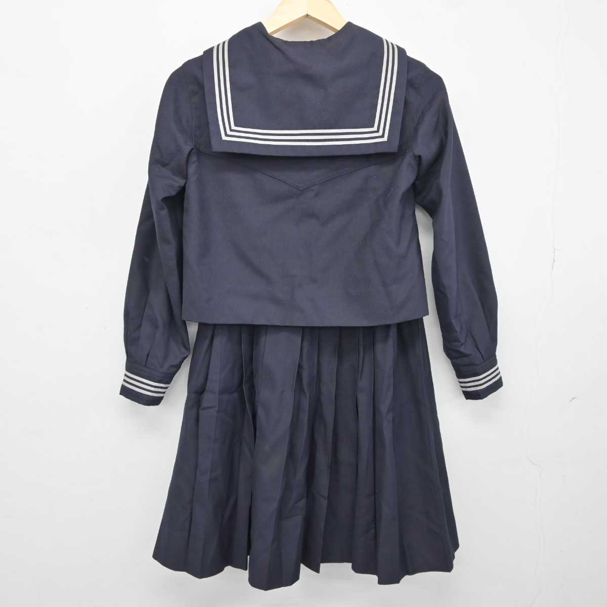 【中古】埼玉県 大妻嵐山中学校 女子制服 3点 (セーラー服・スカート) sf043810