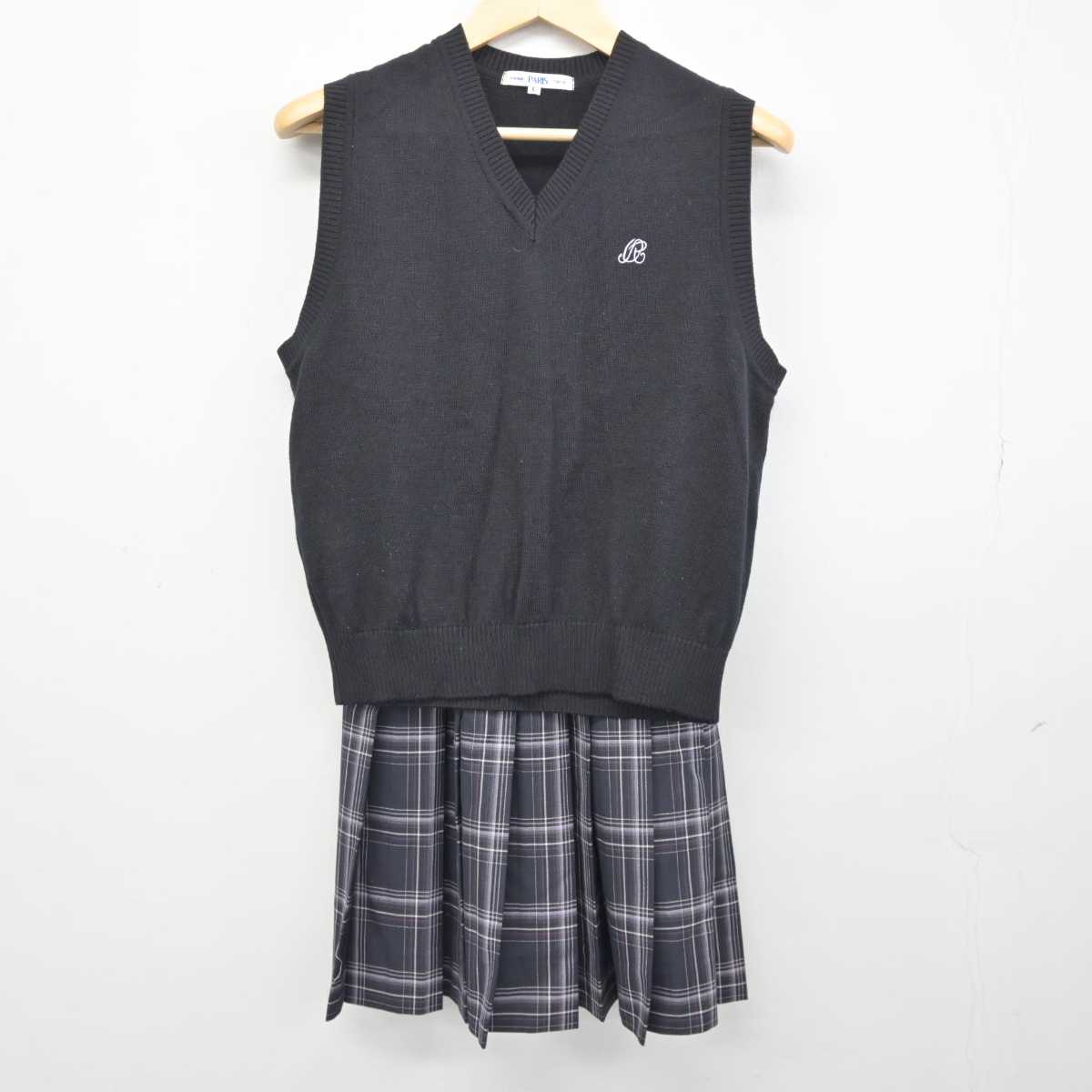 【中古】埼玉県 大妻嵐山高等学校 女子制服 3点 (ニット・ニットベスト・スカート) sf043812