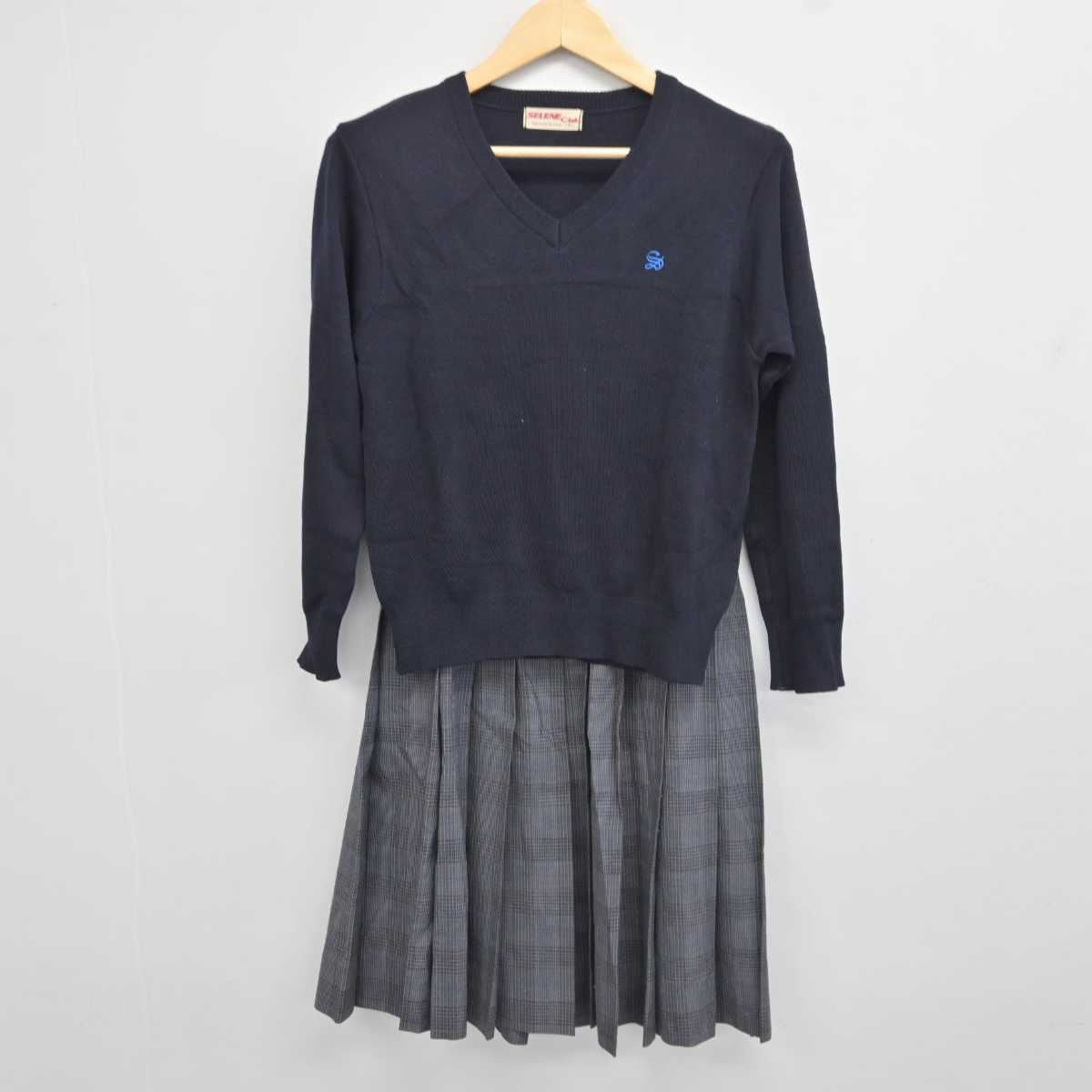 【中古】東京都 江東区立第三砂町中学校 女子制服 2点 (ニット・スカート) sf043968