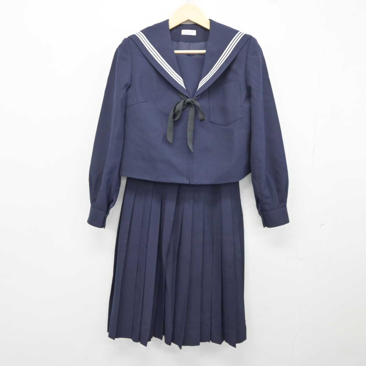 【中古】愛知県 尾西第二中学校 女子制服 3点 (セーラー服・スカート) sf044078