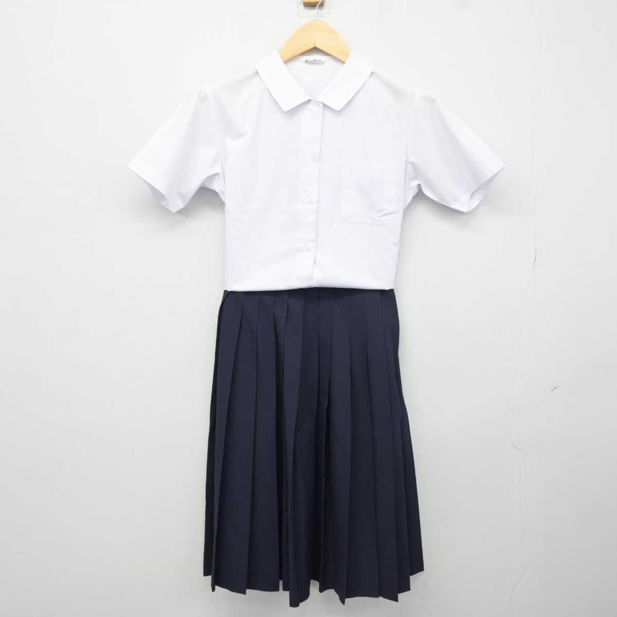 【中古】秋田県 豊岩中学校 女子制服 2点 (シャツ・スカート) sf044210