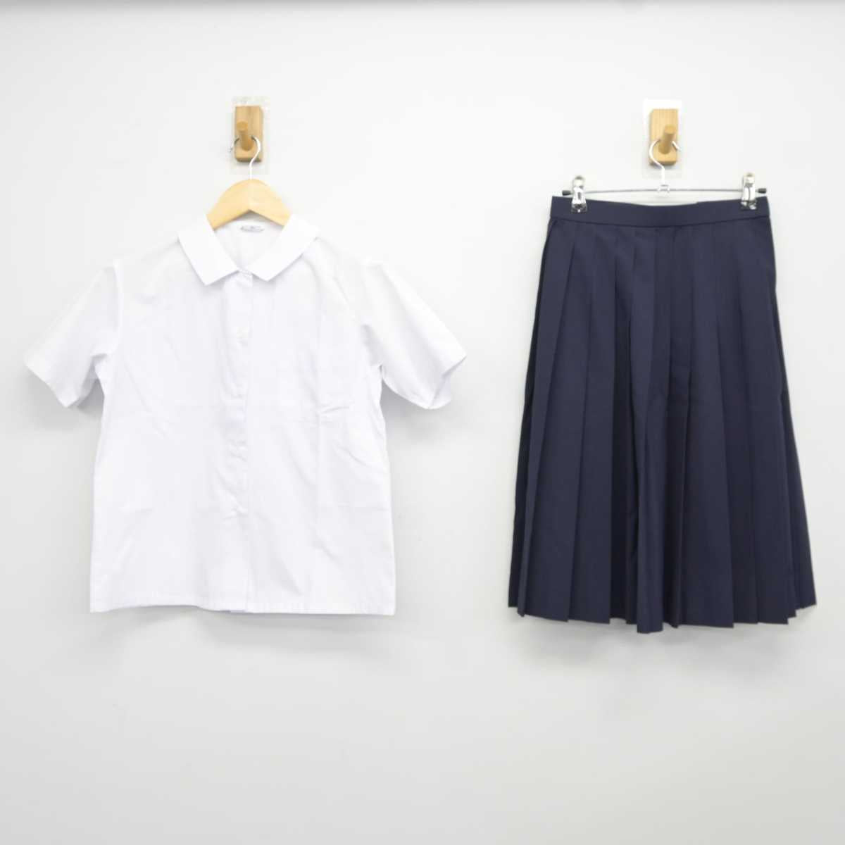 【中古】秋田県 豊岩中学校 女子制服 2点 (シャツ・スカート) sf044210