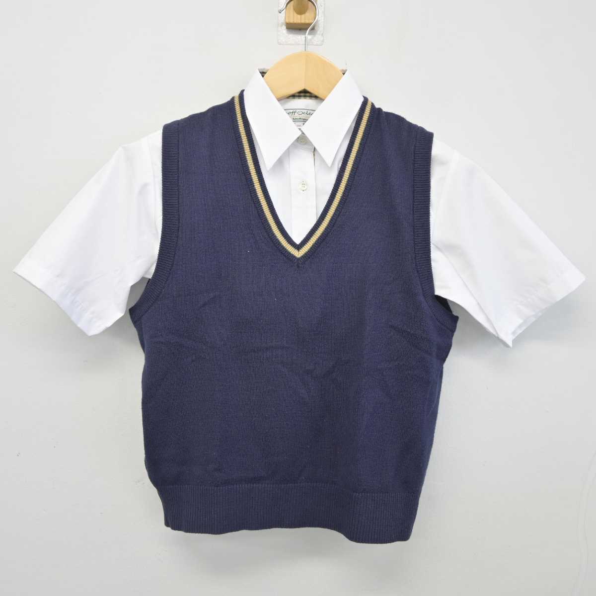 【中古】三重県 高田学苑高田高等学校 女子制服 2点 (ニットベスト・シャツ) sf044320