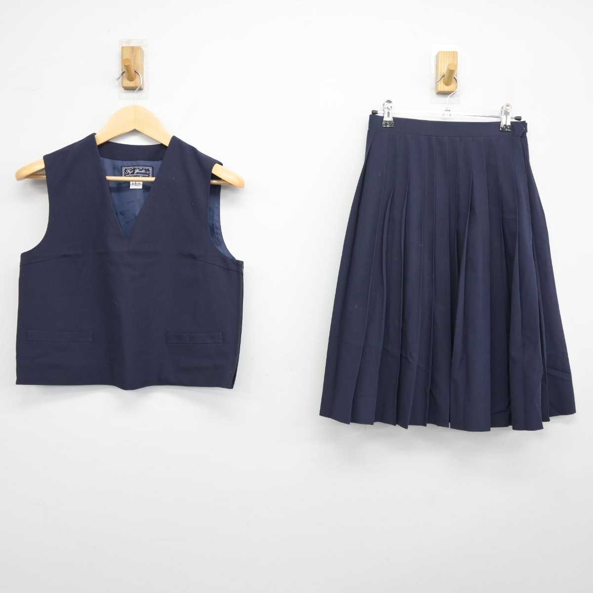 【中古】鳥取県 鳥取市立北中学校 女子制服 2点 (ベスト・スカート) sf044459