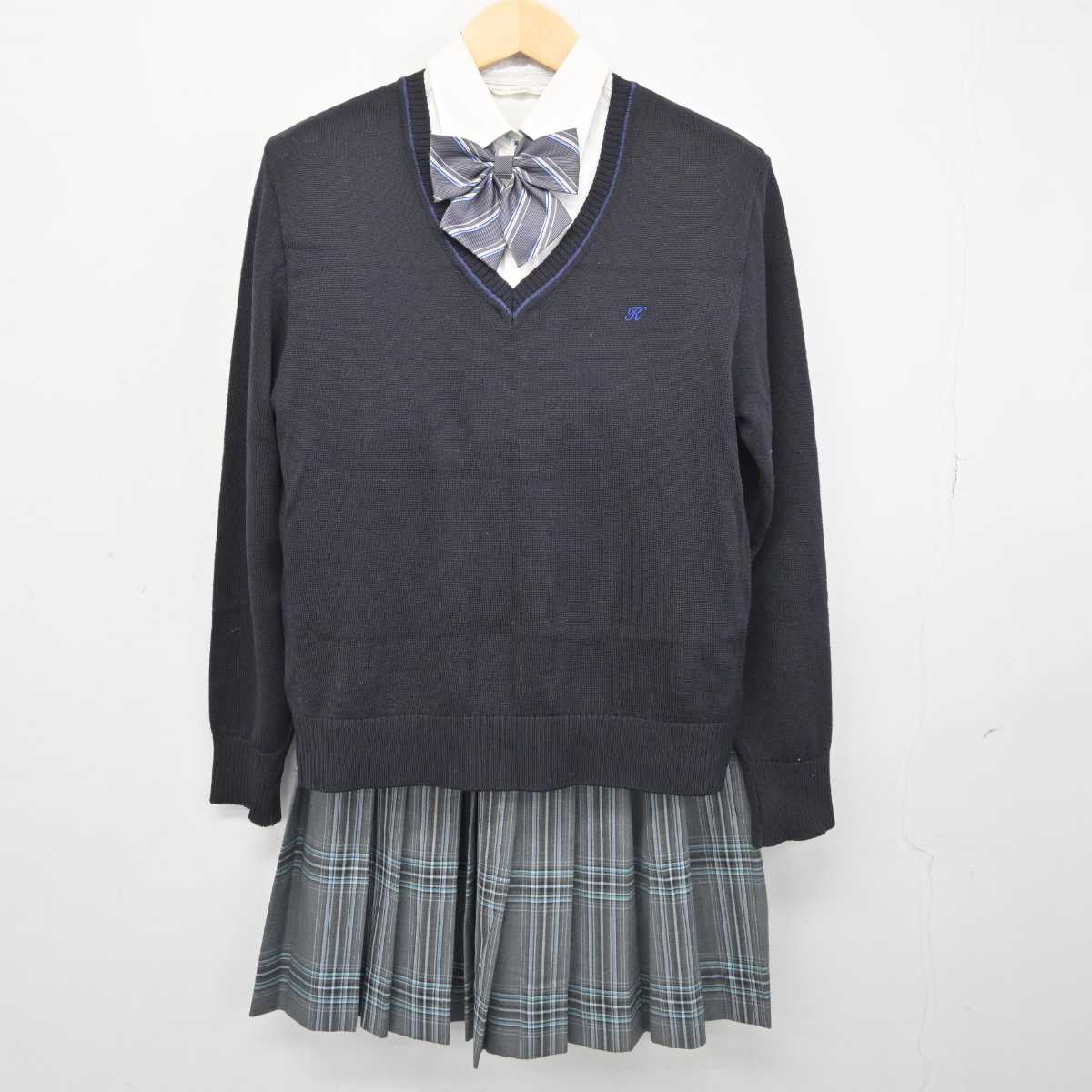 【中古】神奈川県 鵠沼高等学校 女子制服 4点 (ニット・シャツ・スカート) sf044476